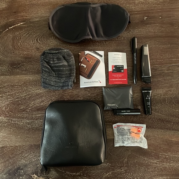 American Airlines This is Ground Black Amenity Kit Toiletries Travel Bag NWOT - Picture 2 of 8